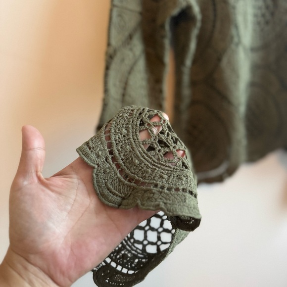 Ultra Pink Olive Crochet Top - Picture 5 of 8